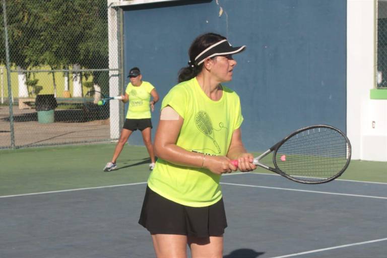Responden al llamado tenistas para Torneo Femenil Abierto