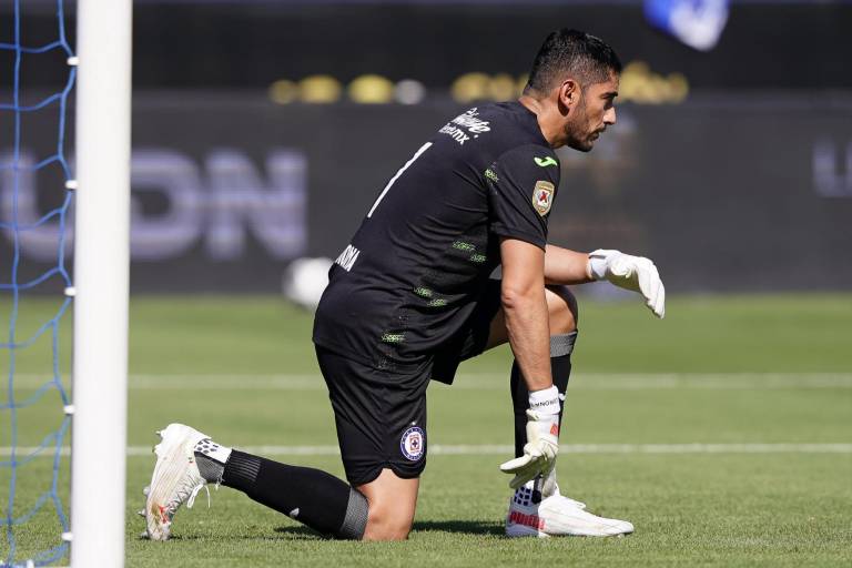 Jesús Corona será baja hasta por ocho semanas en Cruz Azul