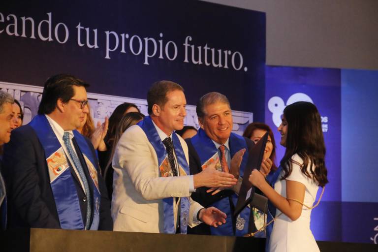 Dice adiós el Tec de Monterrey a una nueva generación