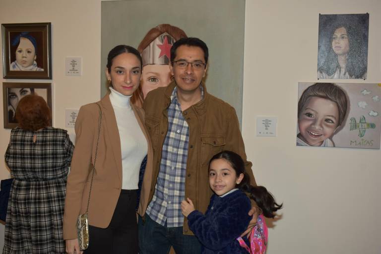 Disfrutan sinaloenses de una noche de galería en la exposición ‘Alma y Horizontes’