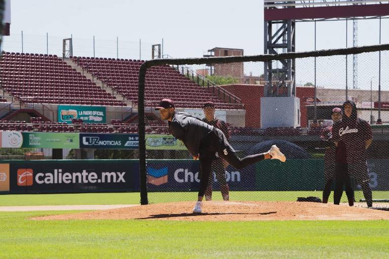 Francisco Villegas es la novedad en el campamento de Tomateros de Culiacán