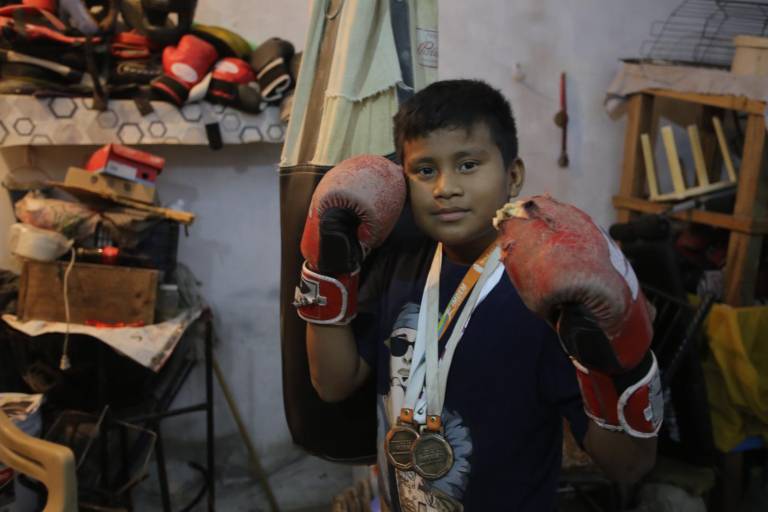 David Cruz admira a ‘Canelo’ Álvarez y quisiera unos guantes para entrenar o para combate