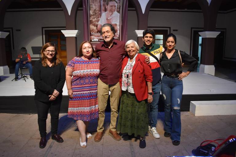 Brinda Arturo Zavala un homenaje póstumo a Magaly Reyes con su nuevo libro