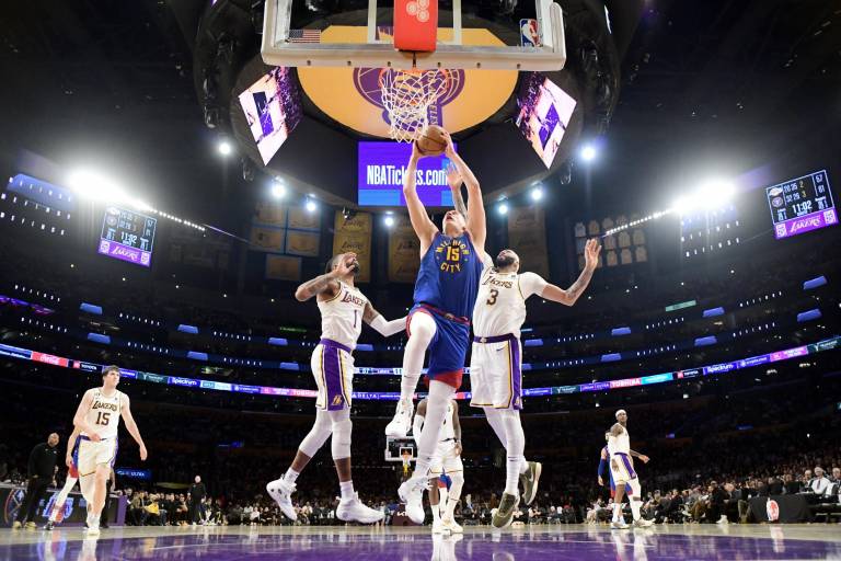 Los Nuggets ganan y están a un paso de la final de la NBA