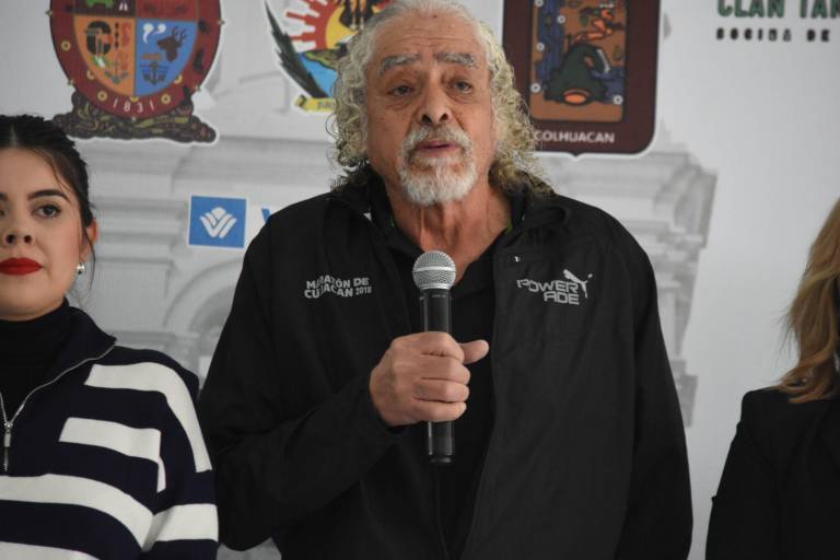 Acuden sinaloenses por su kit de corredor para el Maratón Internacional de Culiacán
