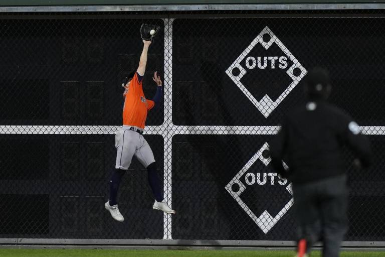 Astros se pone a un paso de ganar la Serie Mundial