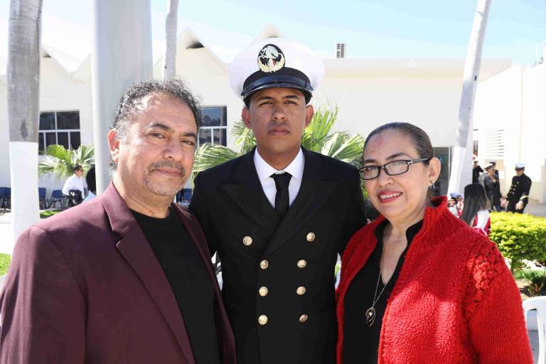 Participan en la celebración de la Escuela Náutica Mercante de Mazatlán