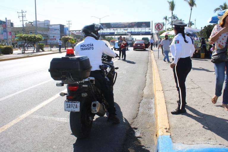 Termina concientización sobre carril preferencial, ahora vienen las multas: Tránsito