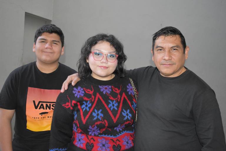 Disfrutan sinaloenses la obra de Óscar Liera en la escena