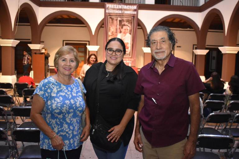 Brinda Arturo Zavala un homenaje póstumo a Magaly Reyes con su nuevo libro