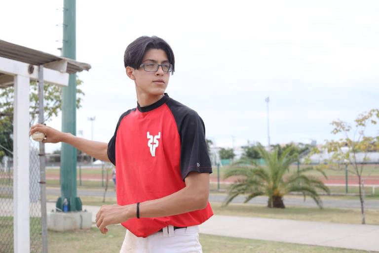 Santiago Contreras expresa su orgullo: ‘Se siente muy bonito el poder estar de regreso en un campo de juego’