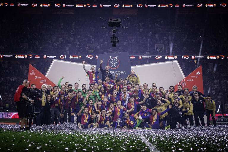 Barcelona arrolla al Real Madrid y conquista la Supercopa de España