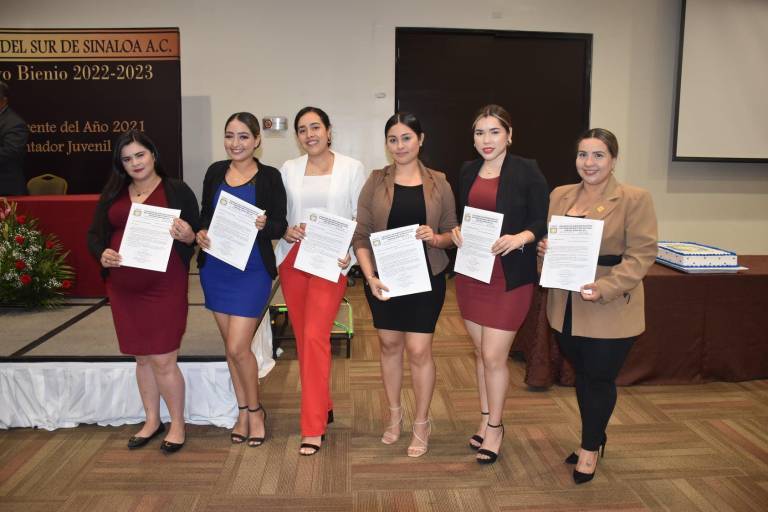 Asume Quinardo García la presidencia del Colegio de Contadores Públicos del Sur de Sinaloa