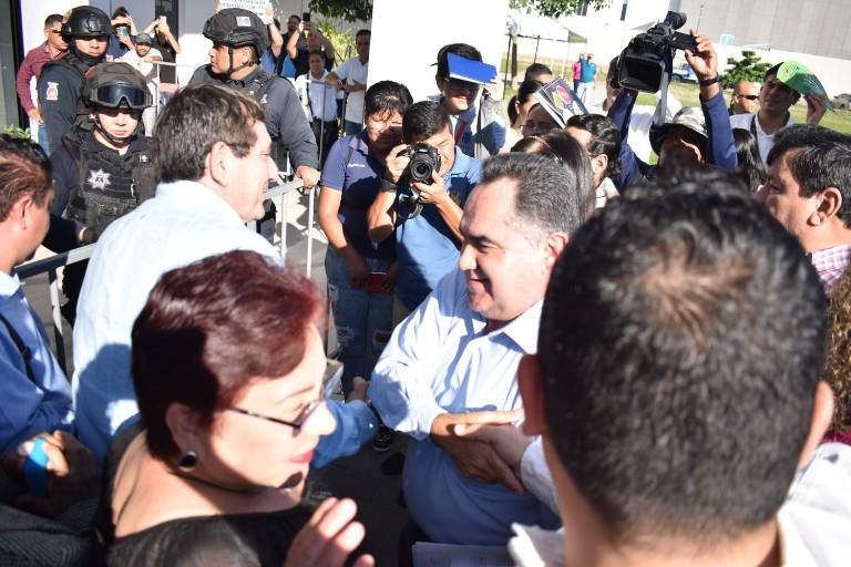 Acusan fiscales formalmente a funcionarios de la UAS por compras irregulares de carne y pollo