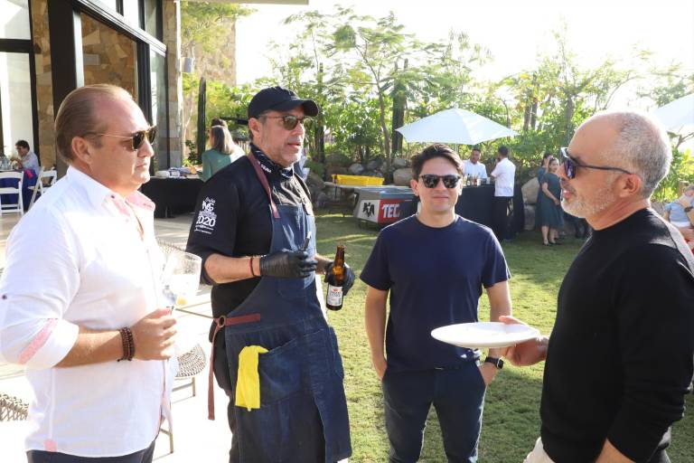 Asisten a comida en pro del Centro de Readaptación Social