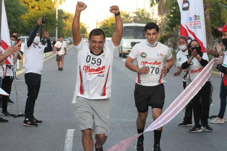 Celebran el Día del Servidor Público con Caminata 5K