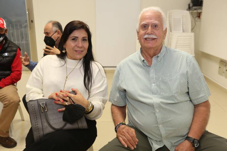 El libro ‘Poesía cruda’ es presentado por Marco Antonio Tirado
