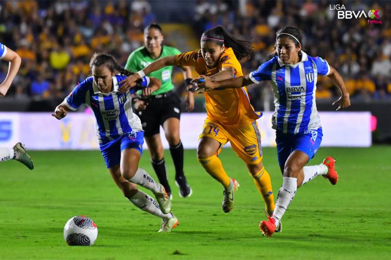 Tigres Femenil deja fuera a Rayadas y va por su sexto título ante América