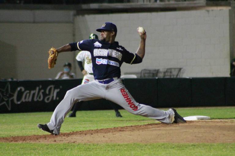 Algodoneros de Guasave destapa a sus abridores para los juegos inaugurales