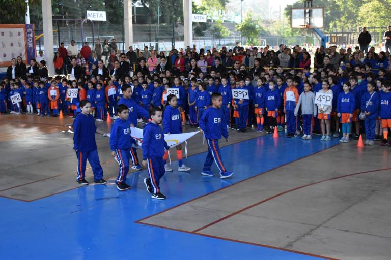 Corren con velocidad en la Miniolimpiada 2023 de la Activa Integral