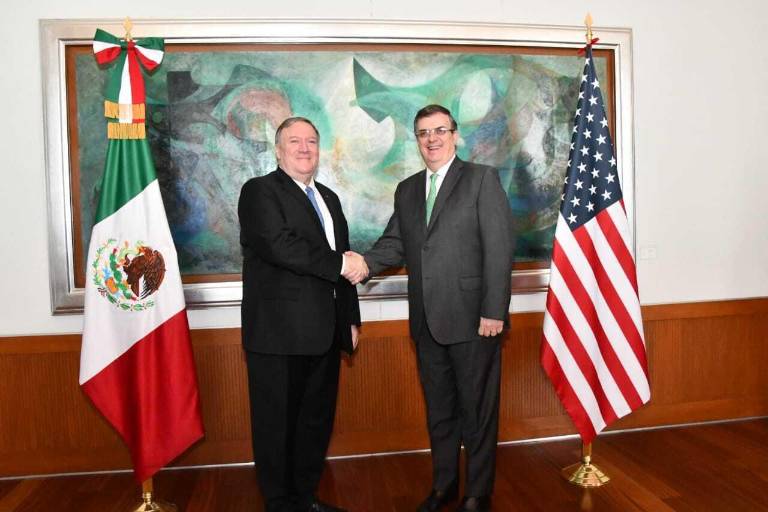 Ebrard pidió ocultar acuerdo de expulsión de migrantes, afirma Pompeo en libro