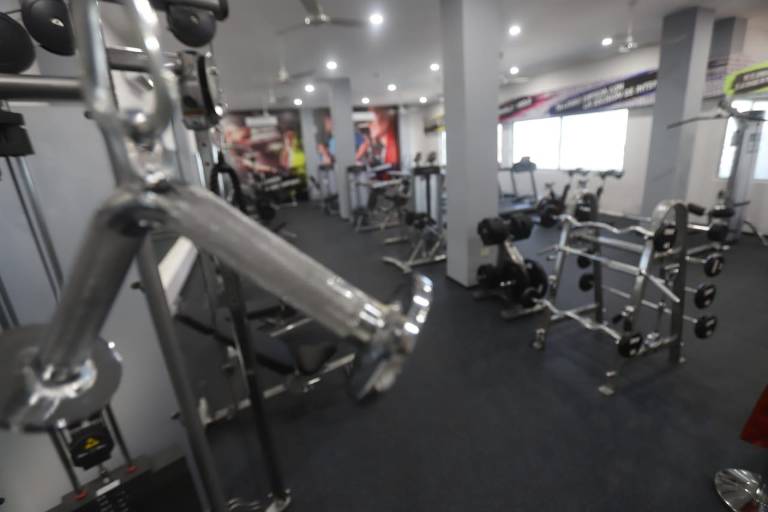Inauguran gimnasio en Industrias Marino