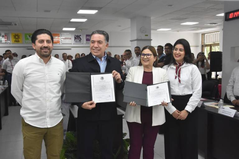 Imelda Castro y Enrique Inzunza reciben constancia de mayoría como senadores electos por Sinaloa