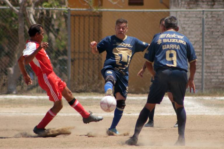 Sorprenden nuevamente al líder Muralla en Futbol Veteranos