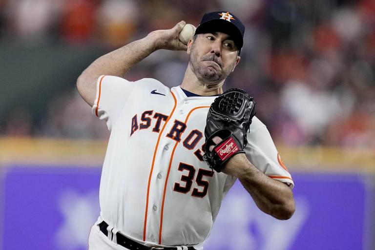 Verlander poncha a 11 y Astros pegan 3 jonrones para llevarse el Juego 1 de la Serie de Campeonato ante Yanquis