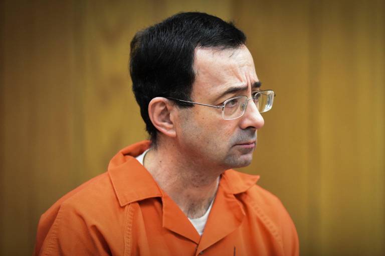 Larry Nassar, médico abusador de gimnastas en Estados Unidos, fue apuñalado en prisión