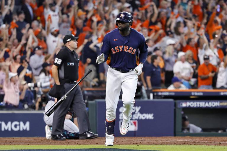 Otro jonrón clave de Yordan Álvarez tiene a Astros a un triunfo de la Serie de Campeonato de la Liga Americana