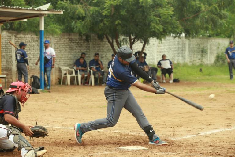 Lluvia de batazos en Liga de Beisbol Magisterial