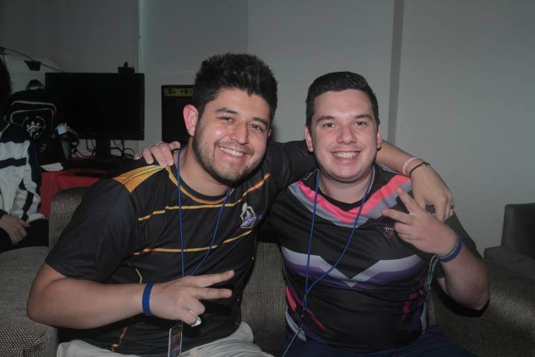 Se divierten en el Torneo de Super Smash Bros Ultimate Delfino Maza Reta 2022