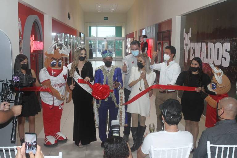 Venados de Mazatlán inaugura su Paseo de la Fama en Plaza Acaya