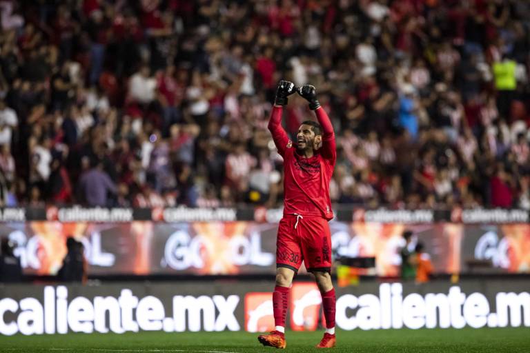 Xolos golea a Chivas y liga triunfos en el Apertura 2024