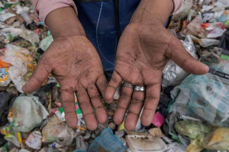 Expuestos a riesgos sanitarios y sin sueldo fijo, recicladores de Guanajuato se organizan para exigir derechos laborales
