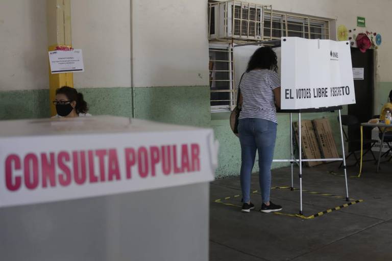 INE valida 100% de firmas requeridas para consulta de Revocación de Mandato