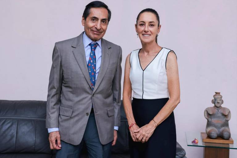 Sheinbaum se reúne con Ramírez de la O; plan económico no cambiará, afirma AMLO