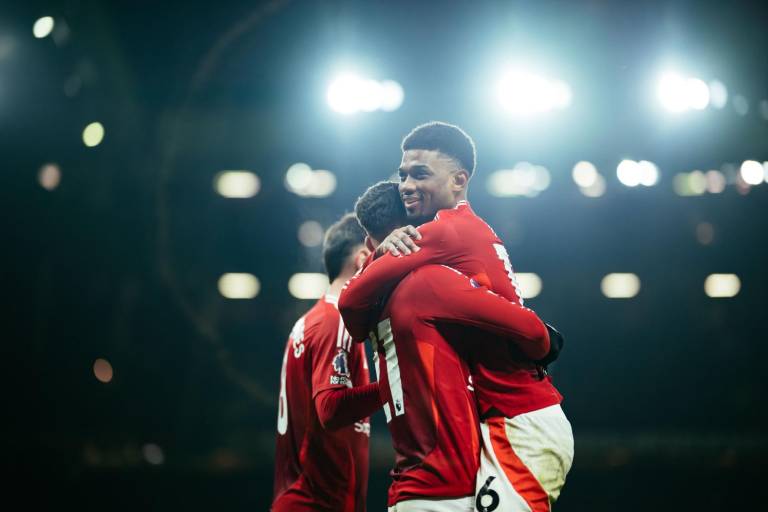 Manchester United remonta en los últimos minutos con triplete de Amad Diallo