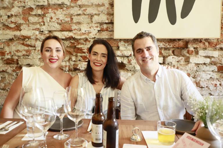Celebran clientes y amigos el primer aniversario de Casa Bon
