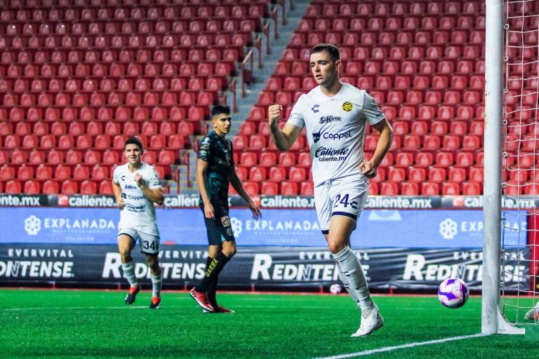 Joaquín Fernández es incluido en el Once Ideal del Apertura 2024 como lateral por la izquierda