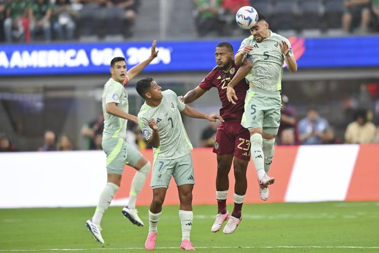 ¡Qué desastre! México pierde ante Venezuela y complica su pase a cuartos