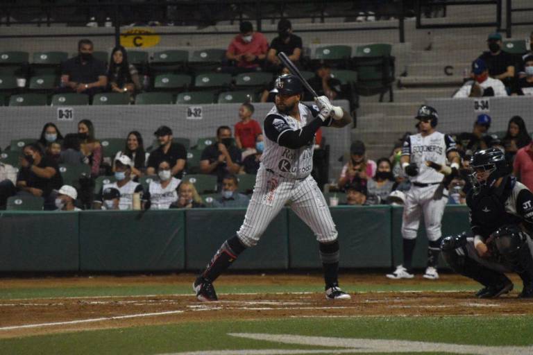 Poder y pitcheo llevan a Algodoneros a la victoria ante Sultanes
