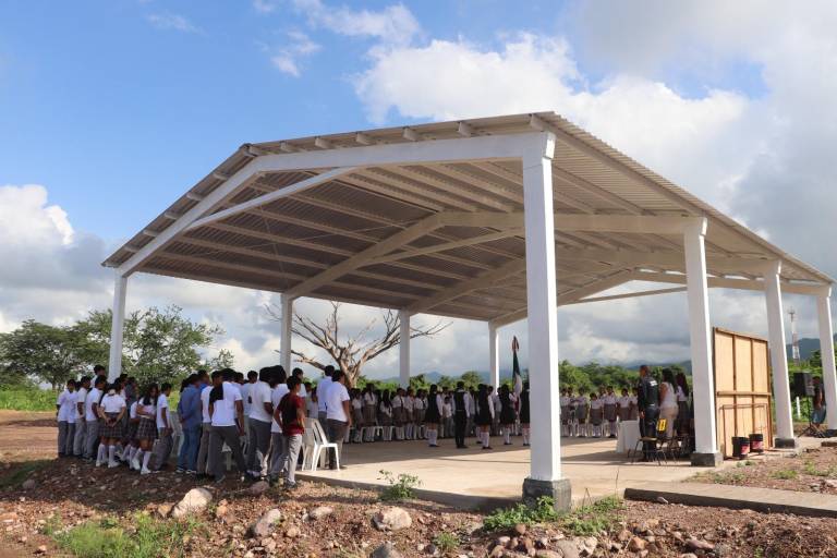 Inauguran techumbre en telebachillerato de Tecualilla