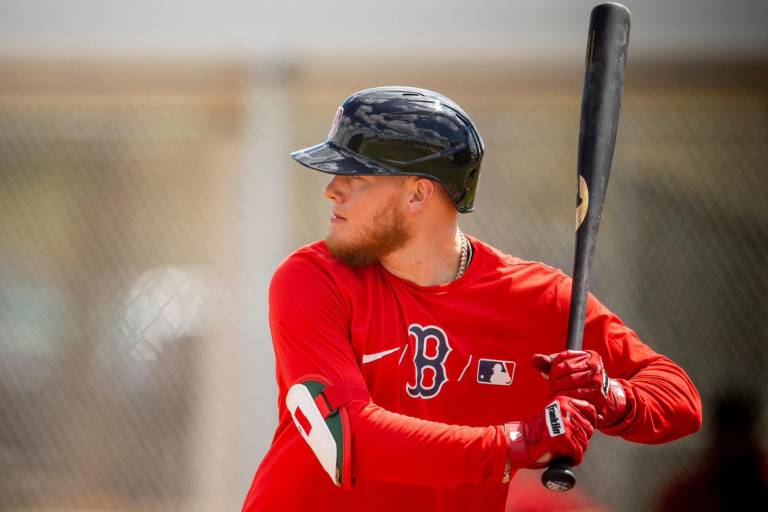 Alex Verdugo llama la atención en Medias Rojas