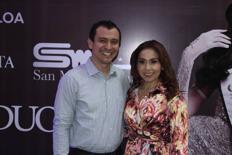 Dan sinaloenses la bienvenida a su nueva soberana Libia Gavica Farriols
