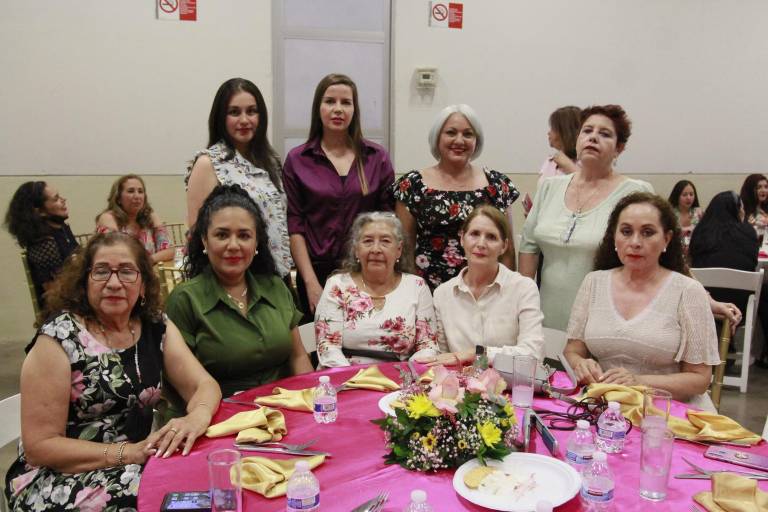 Viven grata celebración colaboradoras del STASE
