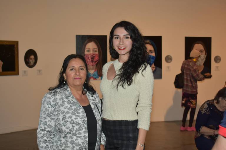 Disfrutan sinaloenses de una noche de galería en la exposición ‘Alma y Horizontes’