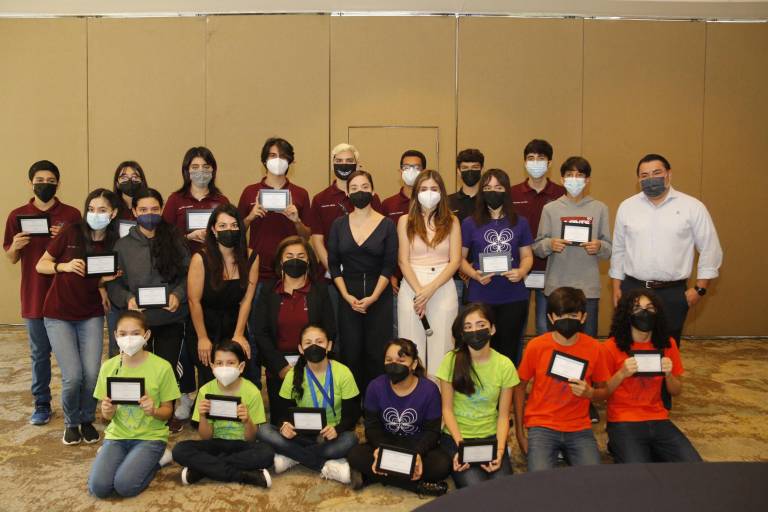Fundación Coppel reconoce a jóvenes sinaloenses