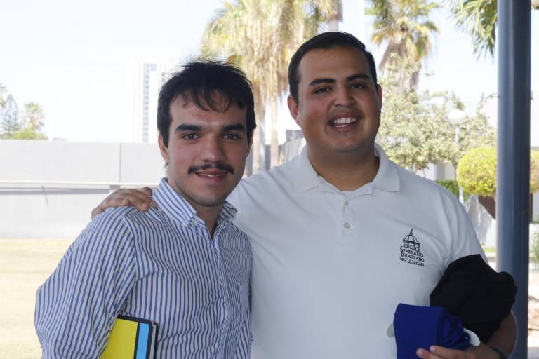 Viven los jóvenes un encuentro con Jesús